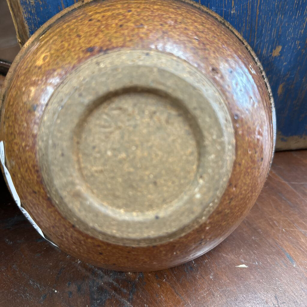 HANDMADE AND SIGNED STUART POTTERY BOWL