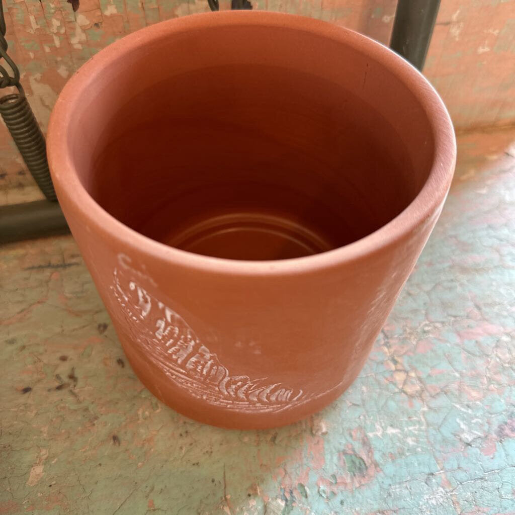 TERRA COTTA PLANTER WITH LEAF