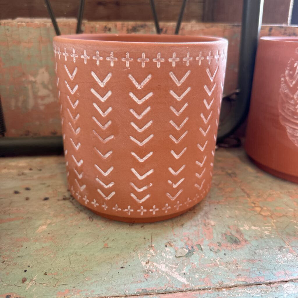 TERRA COTTA PLANTER WITH CHEVRON