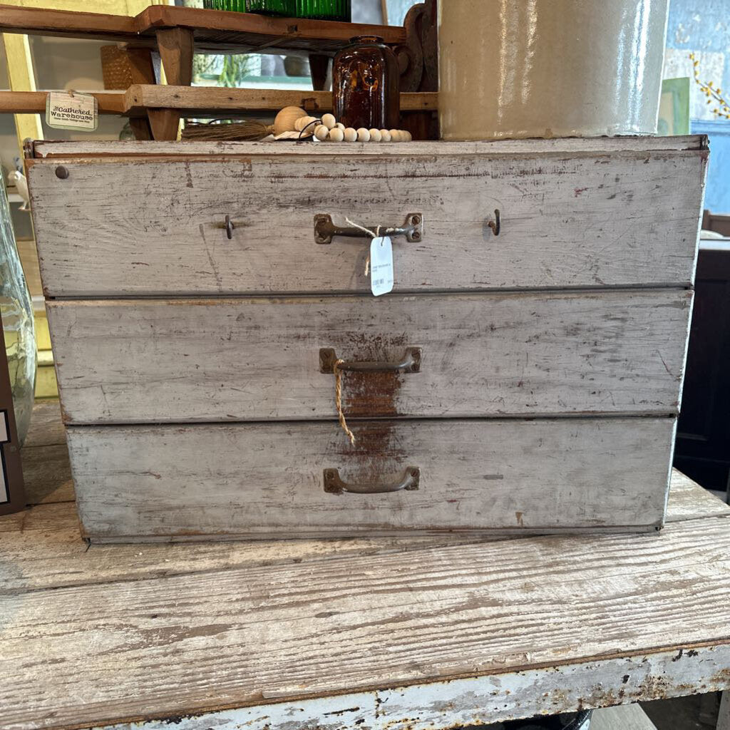 CABINET WITH DRAWERS AND HOOKS